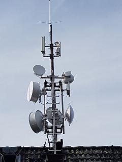 Bild: Neuer Antennenmast bei DB0GOS